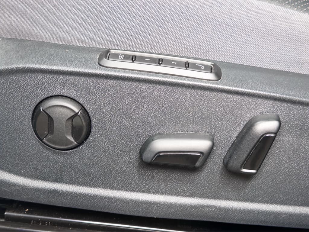 2024 Volkswagen ID.4 view 6