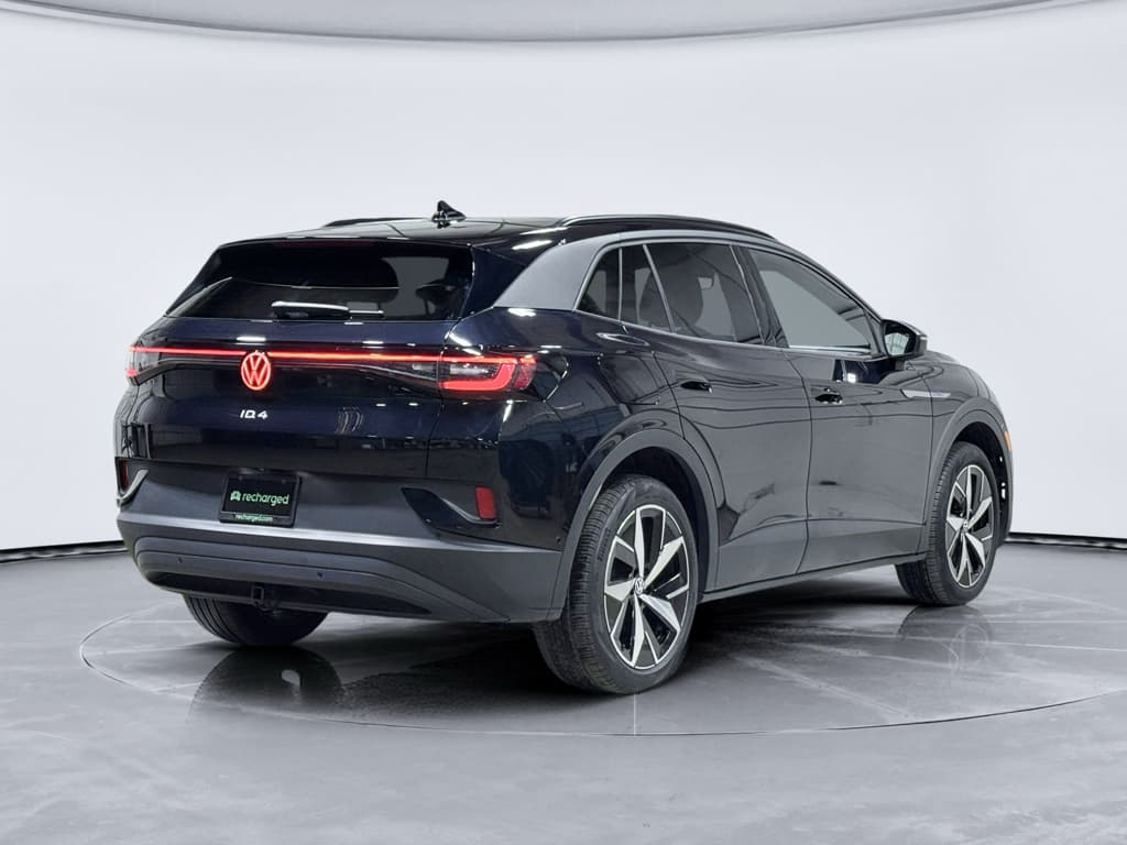2024 Volkswagen ID.4 view 3