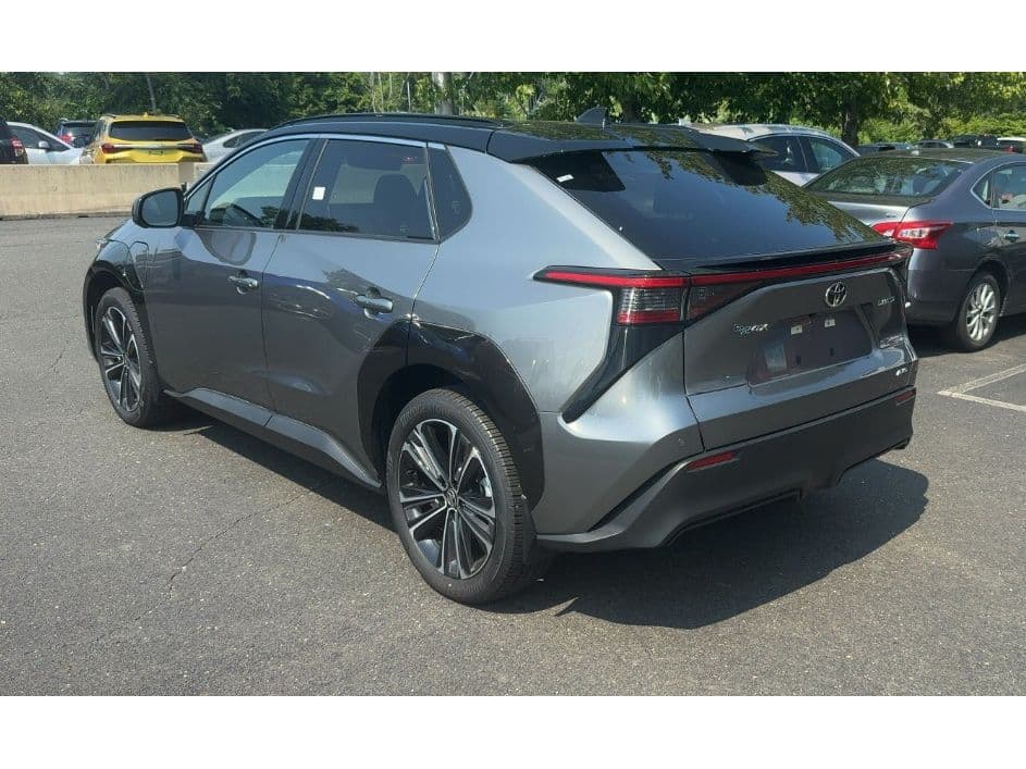 2023 Toyota bZ4X view 4