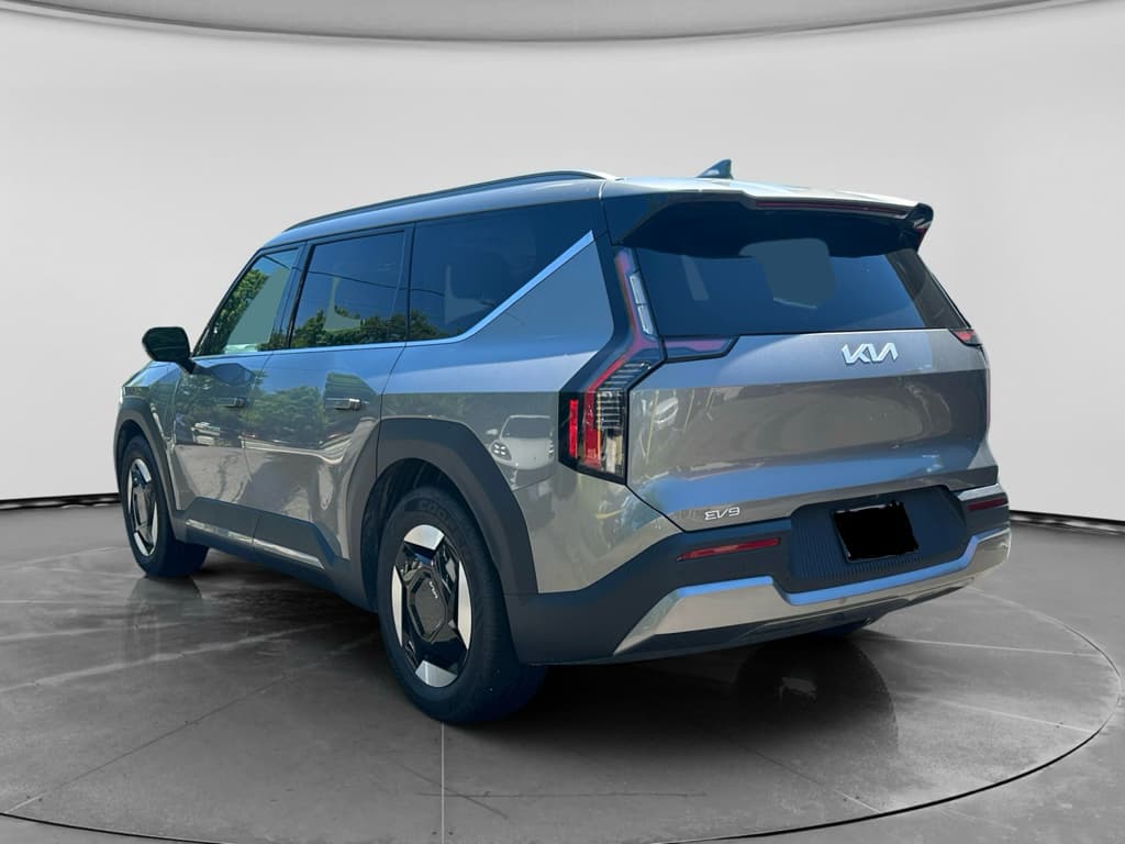 2024 Kia EV9 view 4