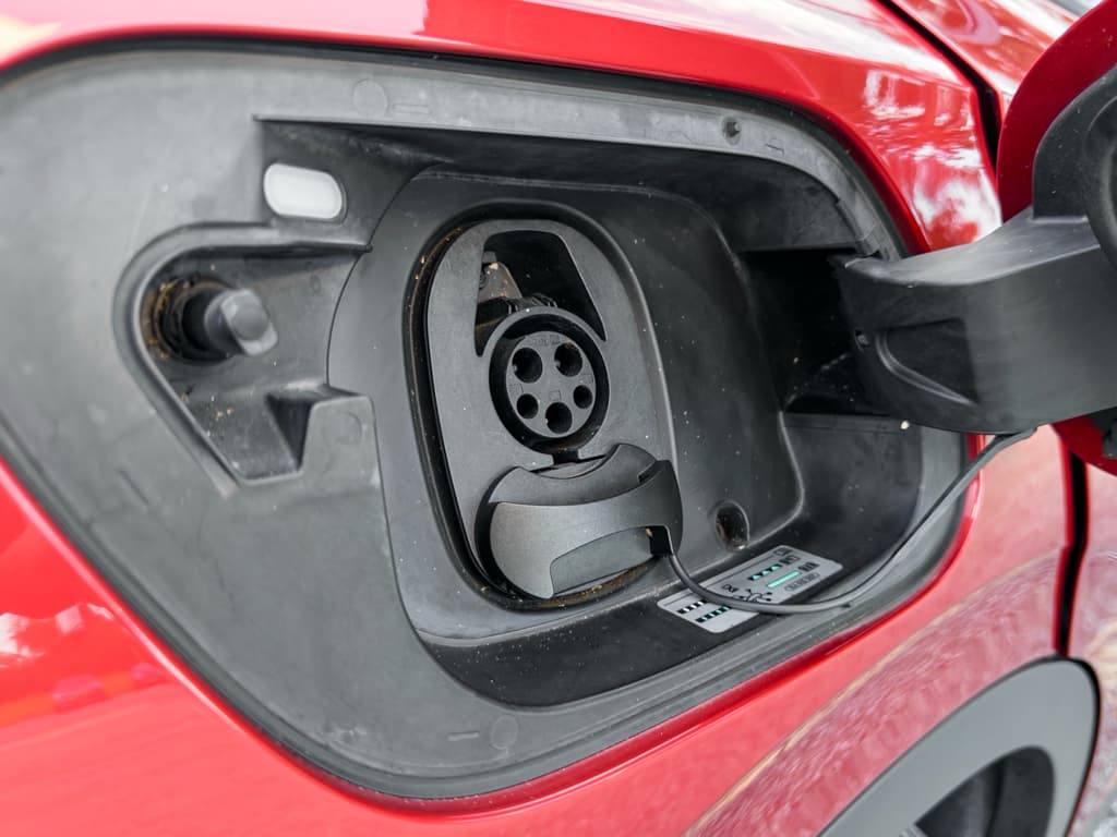 2023 Volkswagen ID.4 view 5