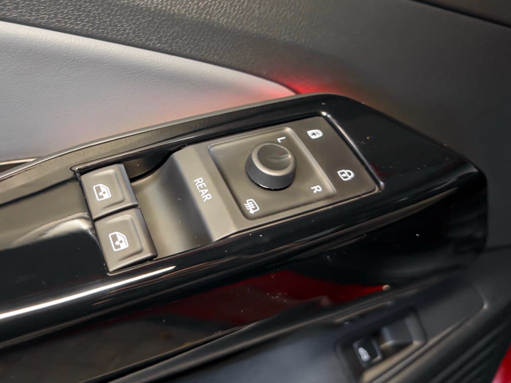 2023 Volkswagen ID.4 view 7