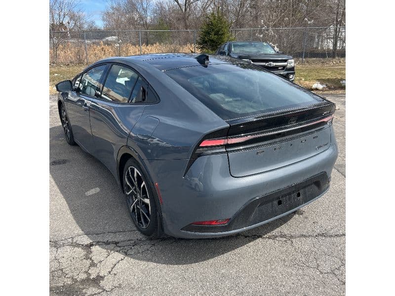 2024 Toyota Prius Prime view 4