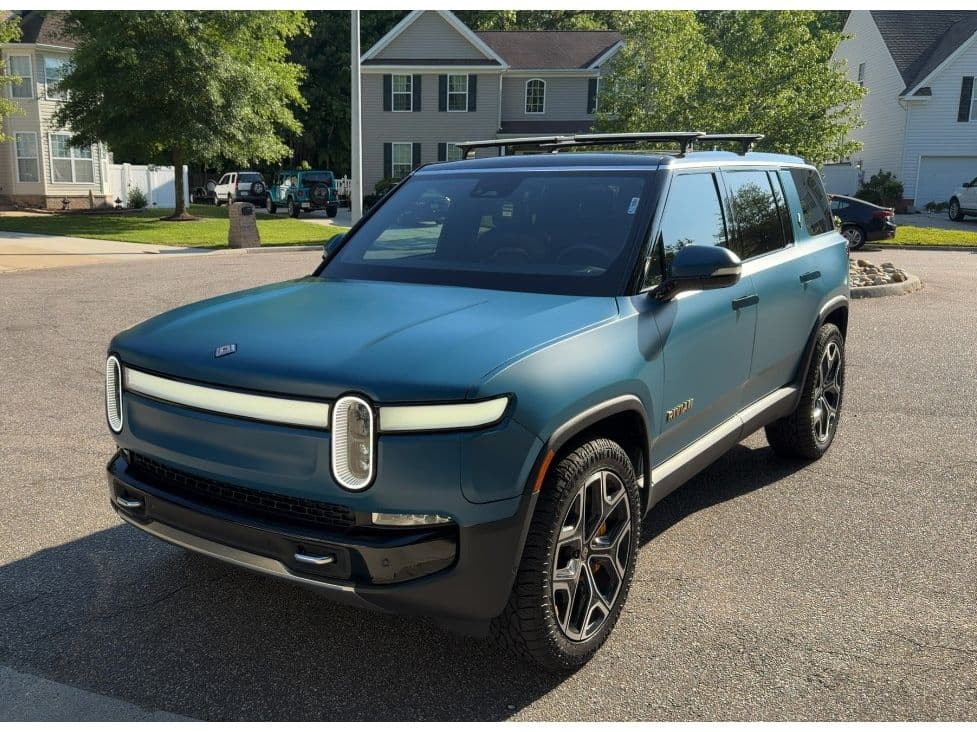 2023 Rivian R1S