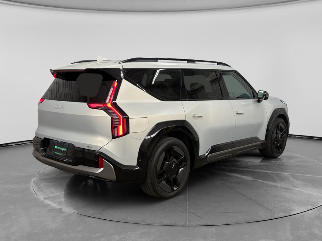 2024 Kia EV9 view 3