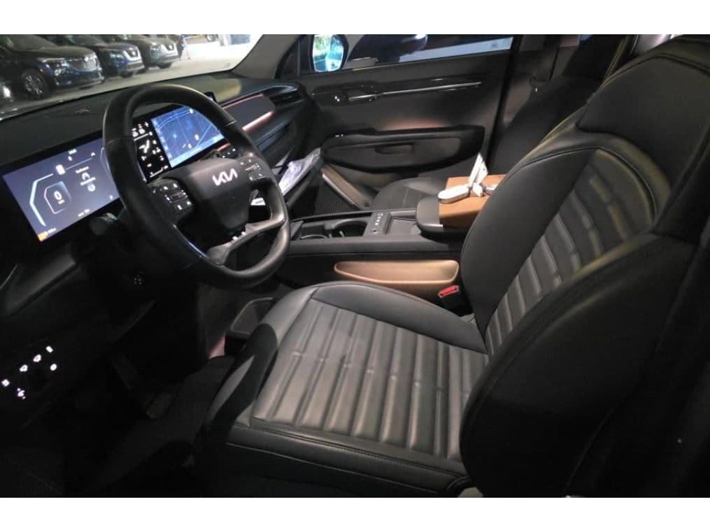2024 Kia EV9 view 5