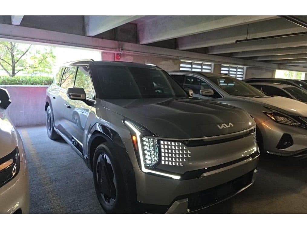 2024 Kia EV9 view 2