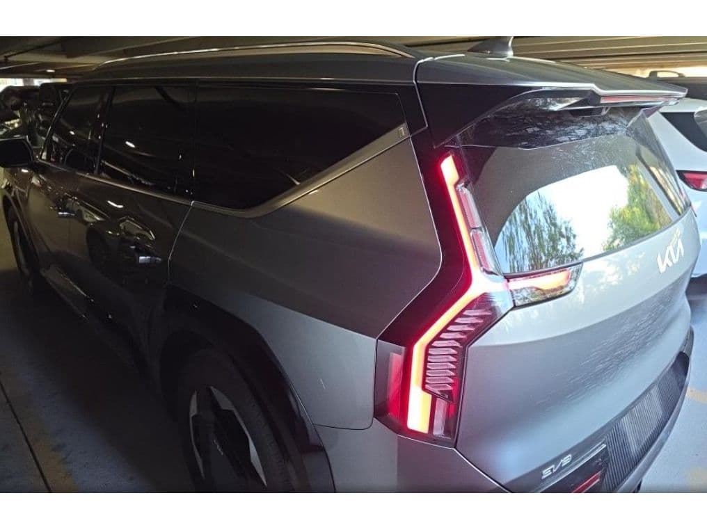 2024 Kia EV9 view 4
