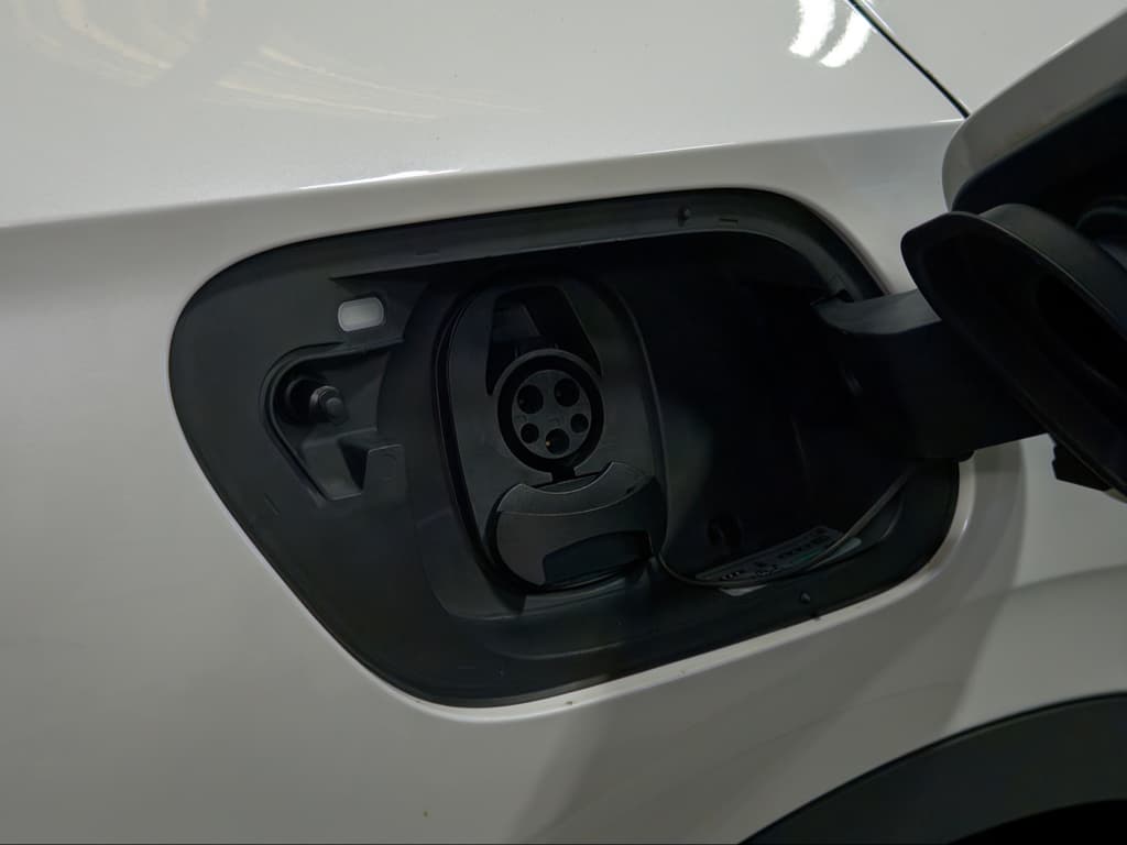 2023 Volkswagen ID.4 view 5