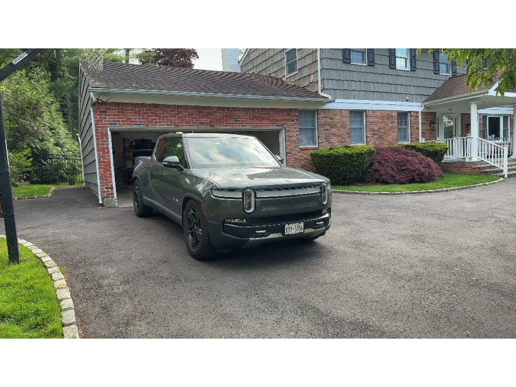 2023 Rivian R1T view 2