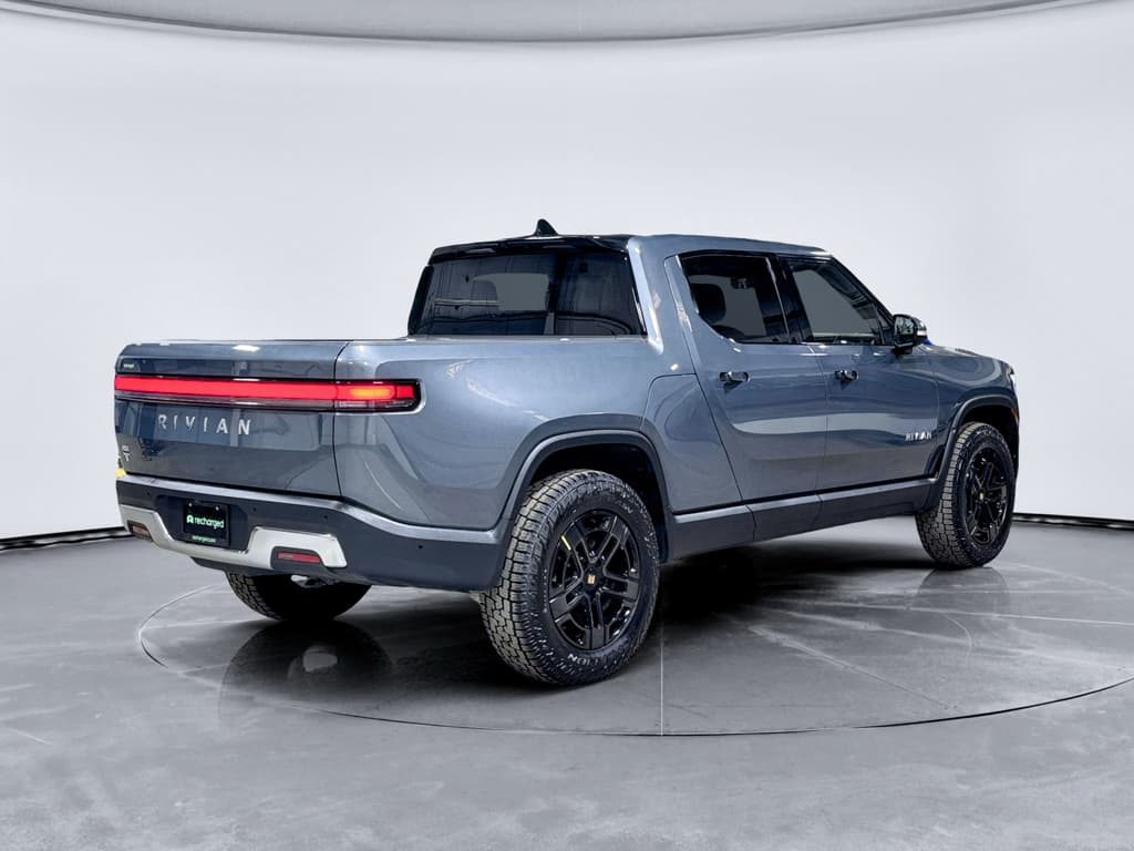 2023 Rivian R1T view 3