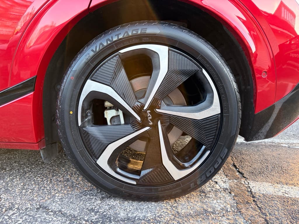 2022 Kia EV6 view 35