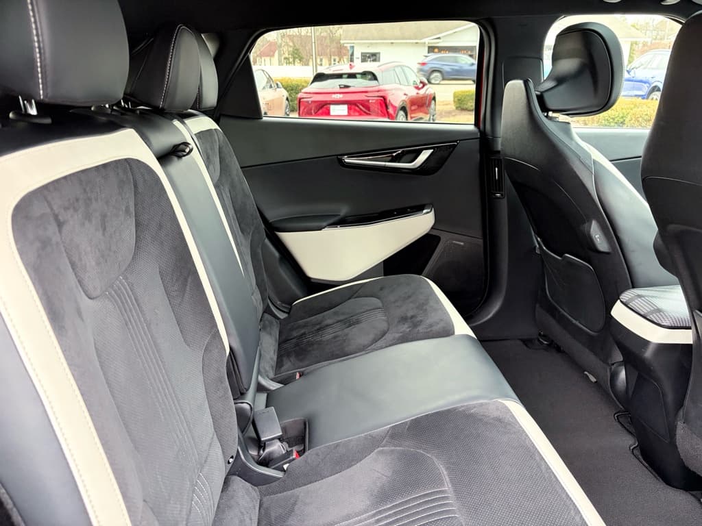 2022 Kia EV6 view 24