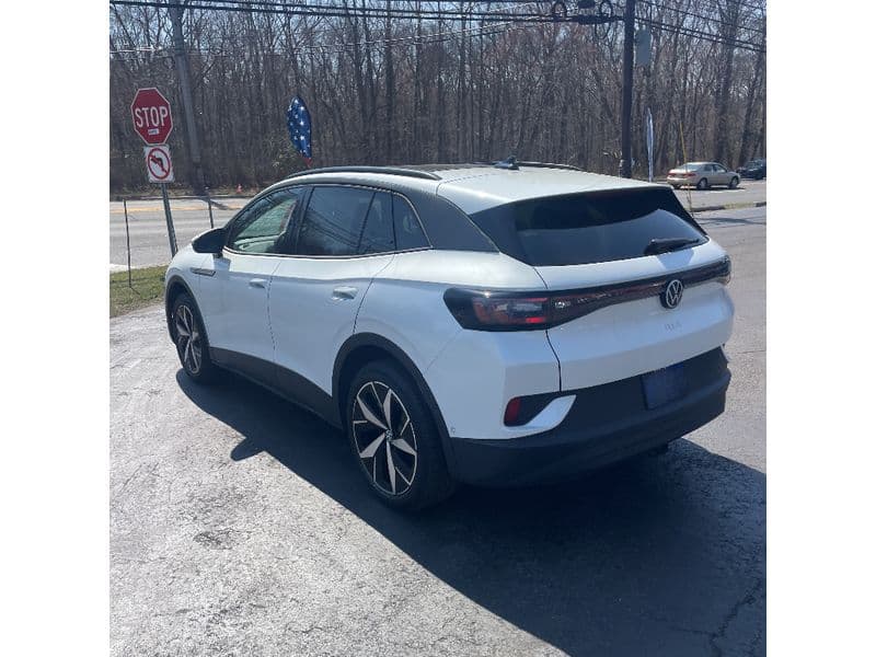 2023 Volkswagen ID.4 view 4