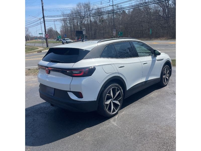 2023 Volkswagen ID.4 view 3