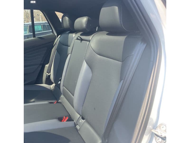 2023 Volkswagen ID.4 view 6