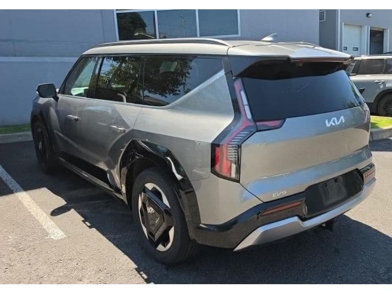 2024 Kia EV9 view 4