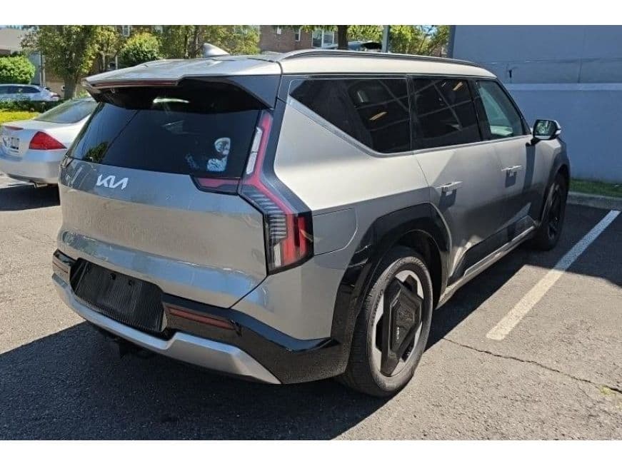 2024 Kia EV9 view 3