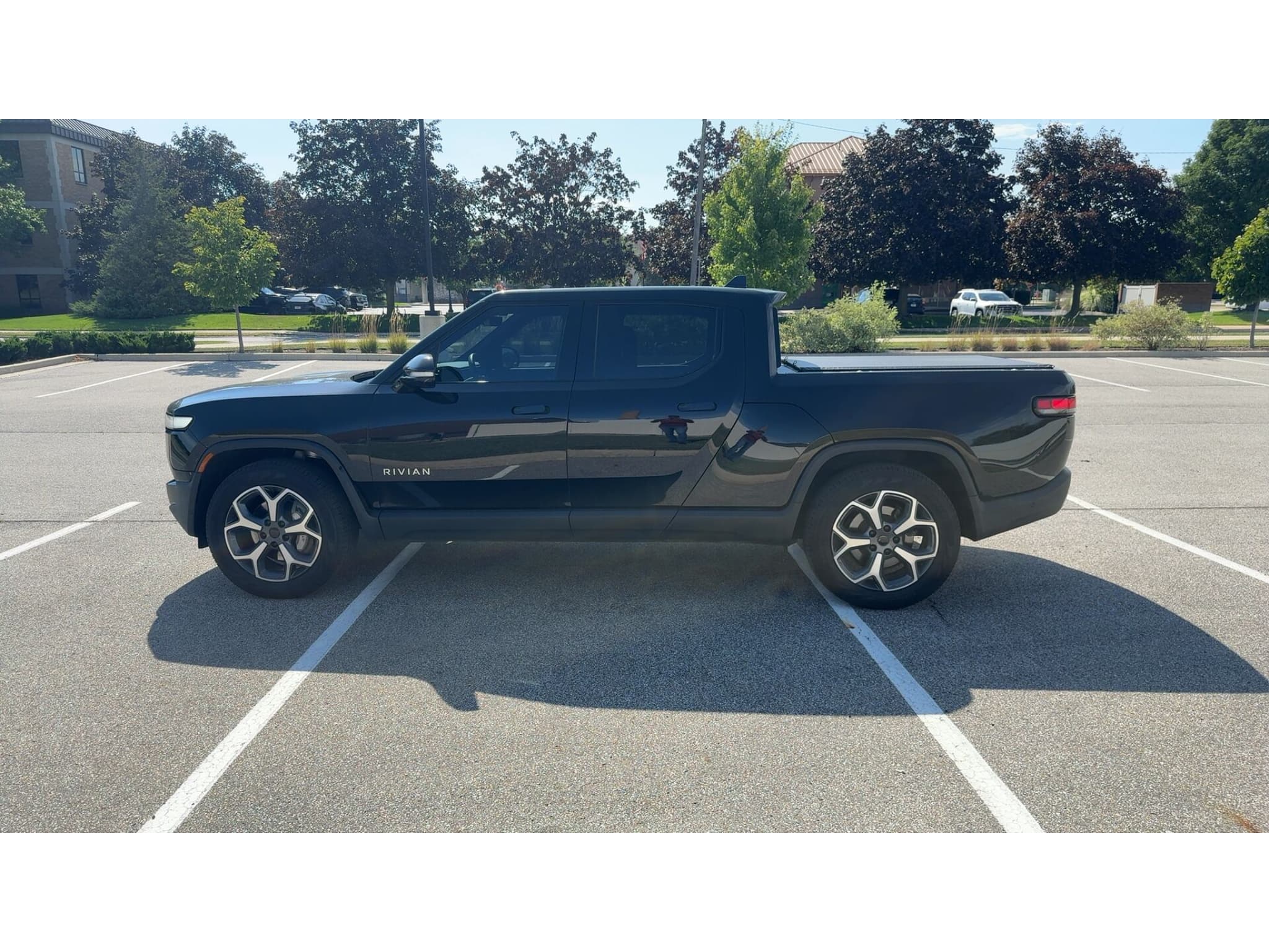 2023 Rivian R1T view 2