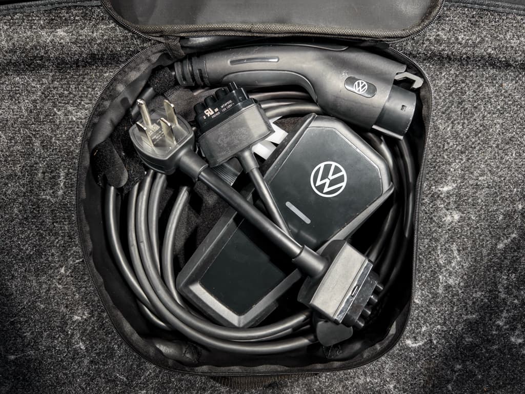 2023 Volkswagen ID.4 view 6