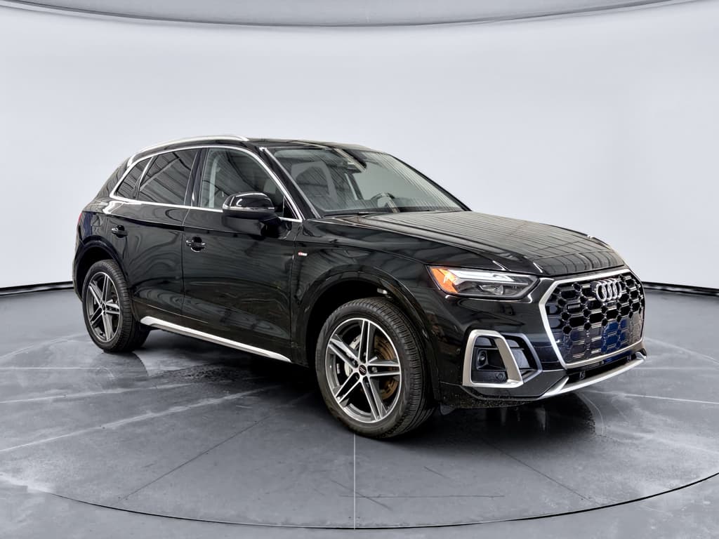 2025 Audi Q5 e view 4