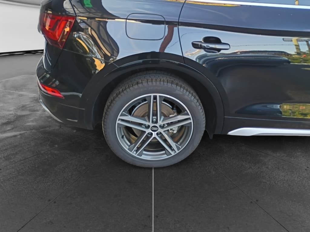 2025 Audi Q5 e view 6