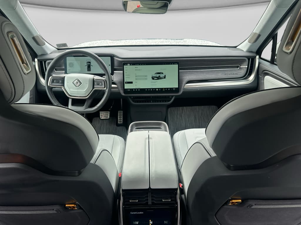2023 Rivian R1T view 7