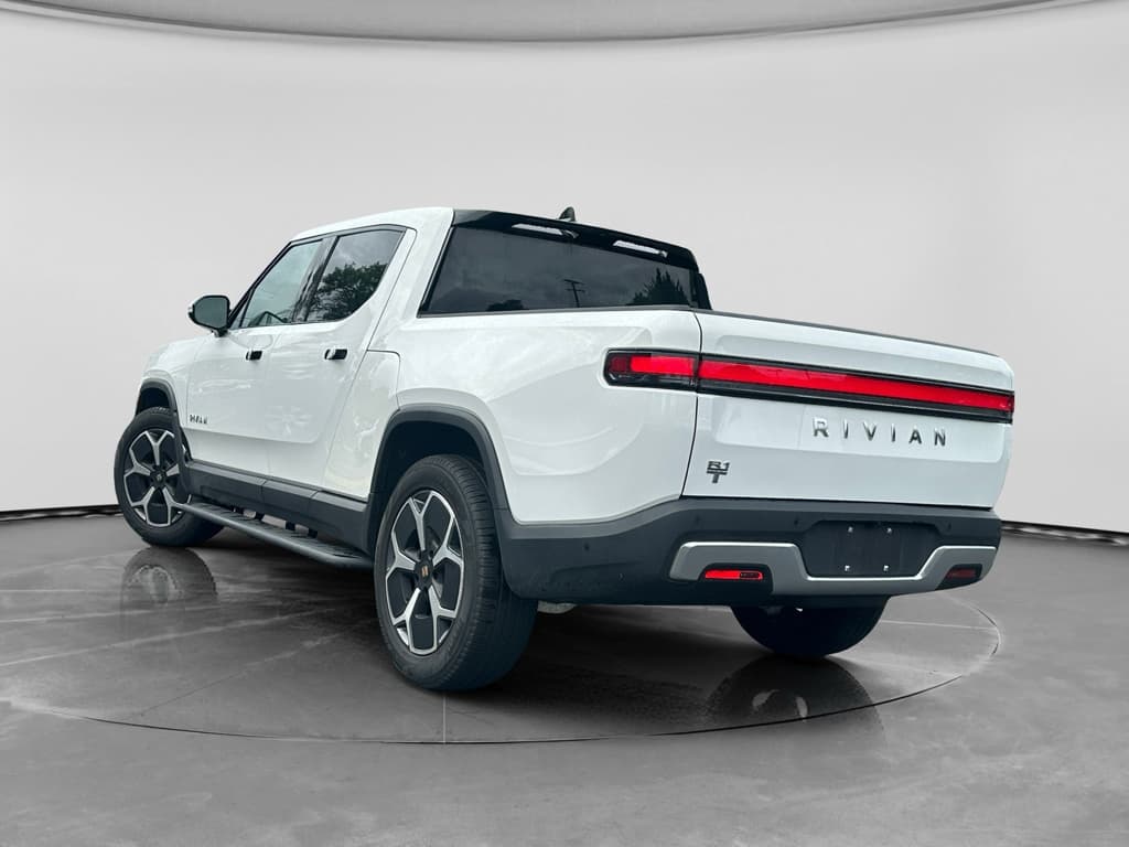 2023 Rivian R1T view 4