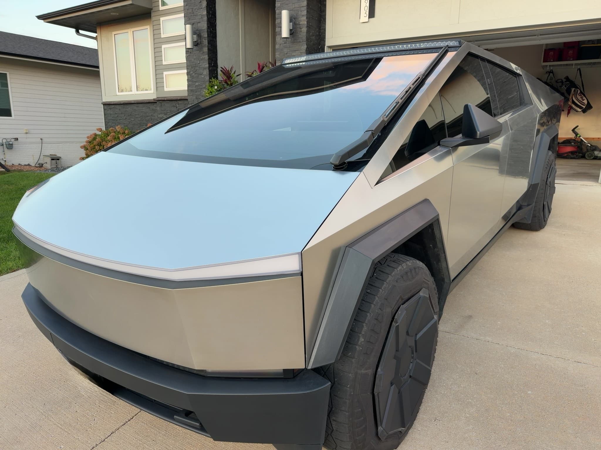 2024 Tesla Cybertruck