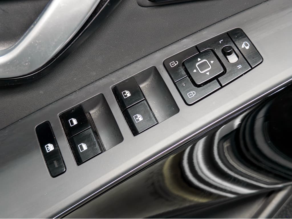 2023 Kia Niro EV view 7