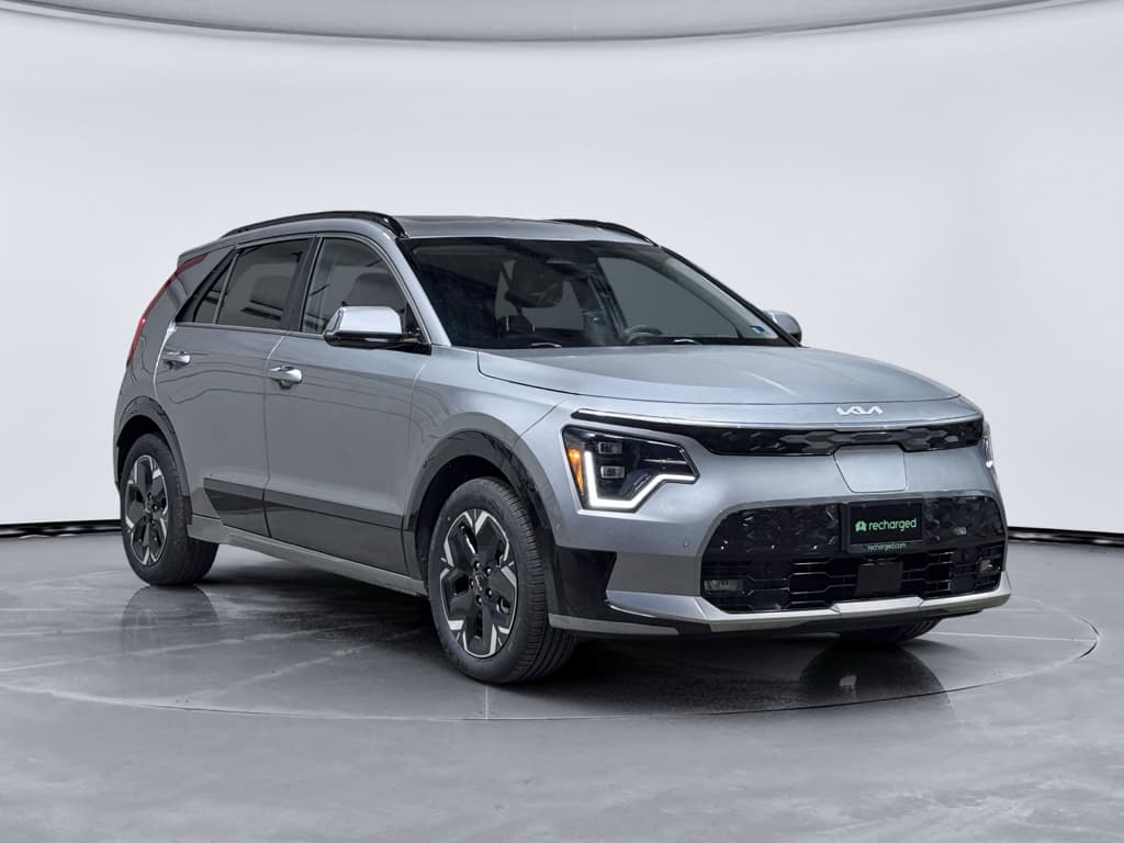 2023 Kia Niro EV view 4