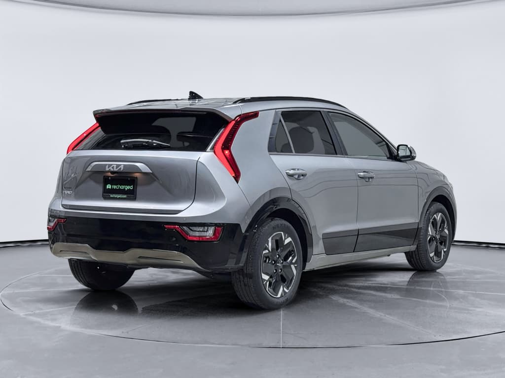 2023 Kia Niro EV view 3