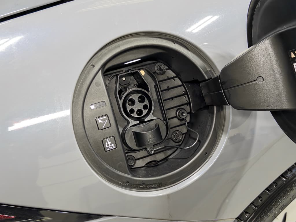 2023 Hyundai IONIQ 6 view 5