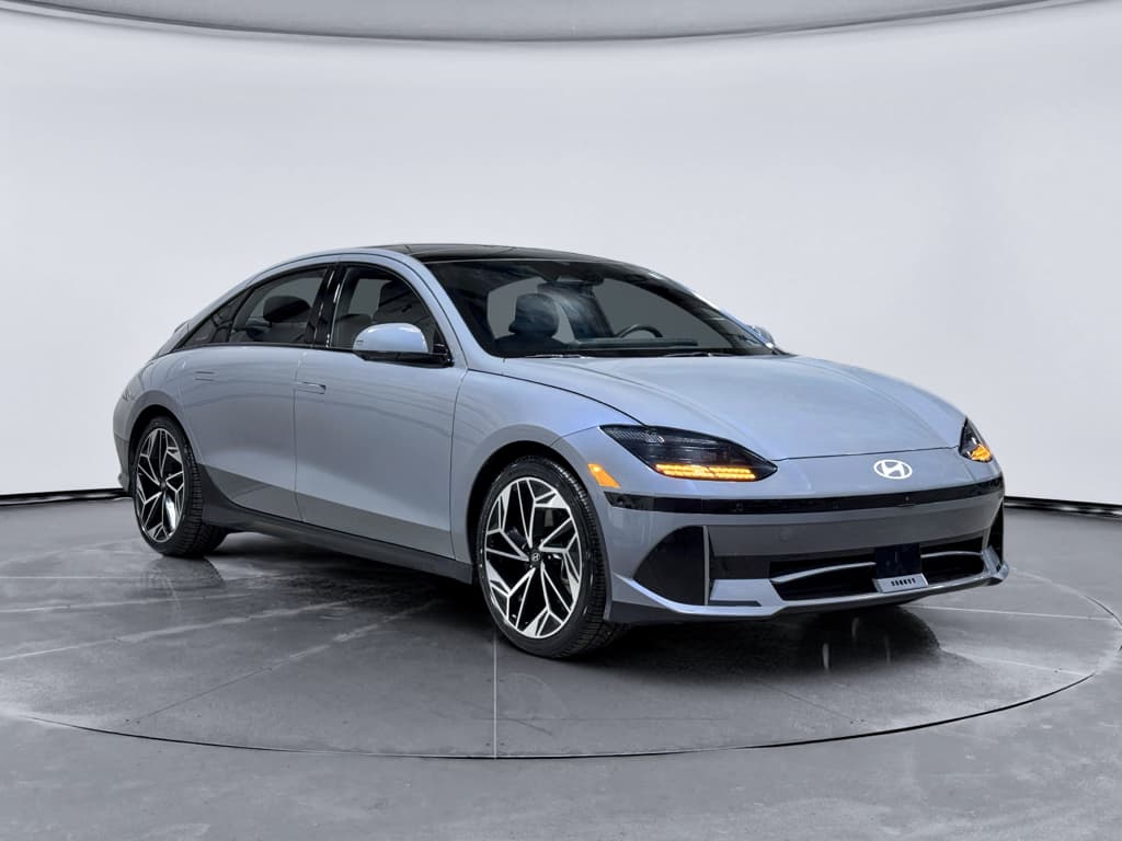 2023 Hyundai IONIQ 6 view 4