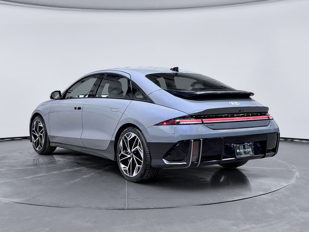 2023 Hyundai IONIQ 6 view 2