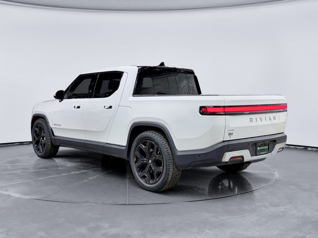 2024 Rivian R1T view 2