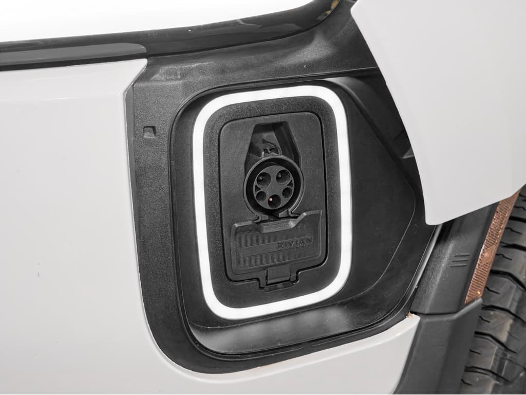 2024 Rivian R1T view 5