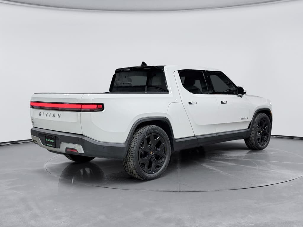 2024 Rivian R1T view 3