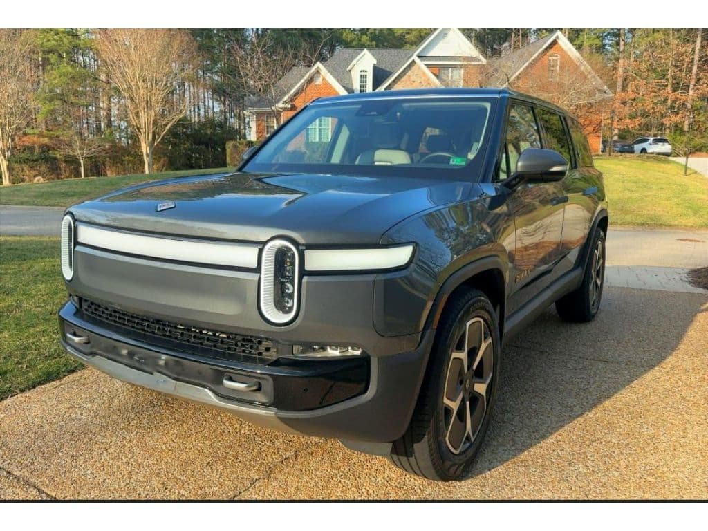 2024 Rivian R1S