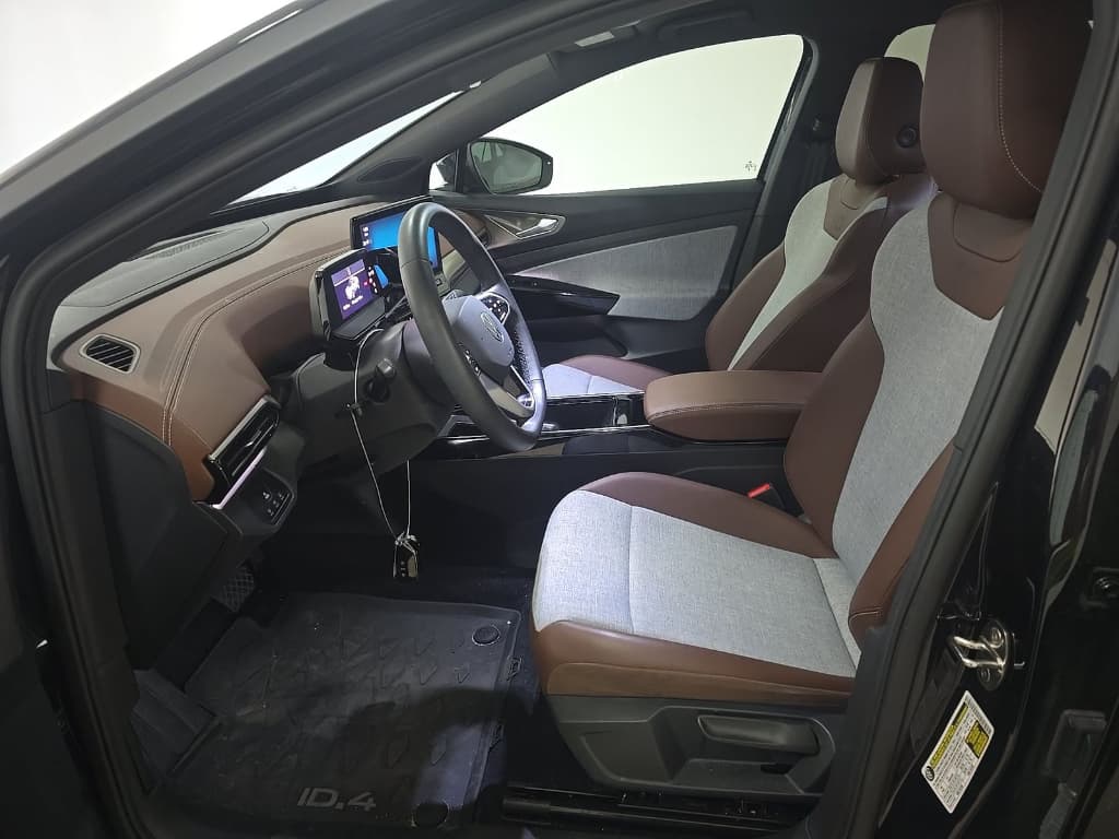 2023 Volkswagen ID.4 view 5