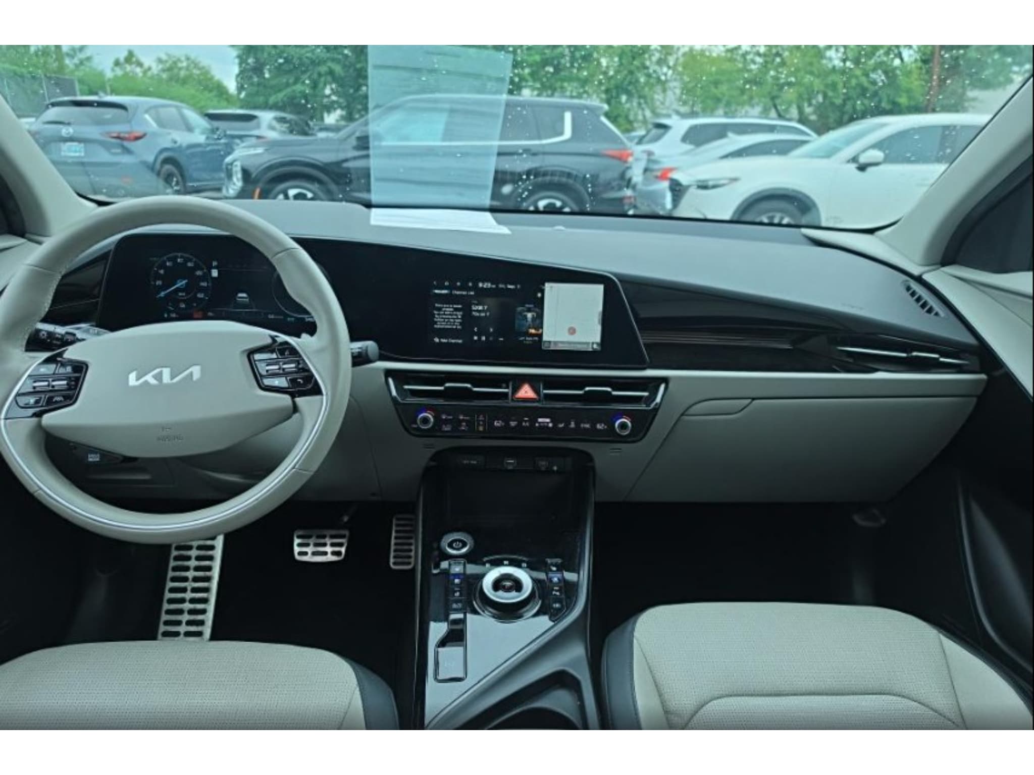 2023 Kia Niro EV view 5
