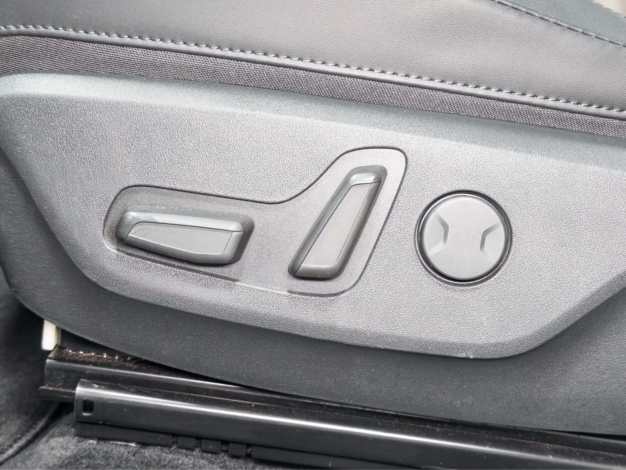 2023 Kia Niro EV view 6