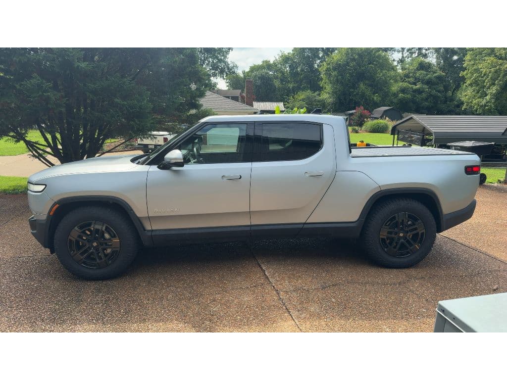 2024 Rivian R1T view 2