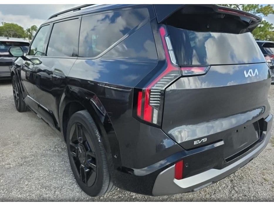 2024 Kia EV9 view 4