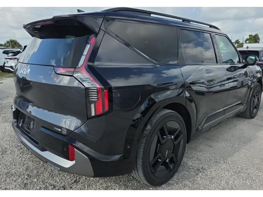 2024 Kia EV9 view 3