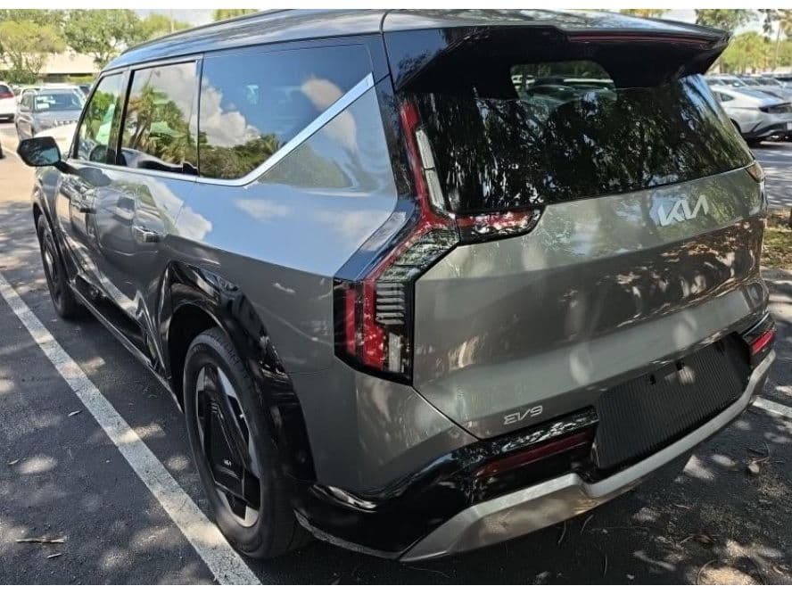 2024 Kia EV9 view 4