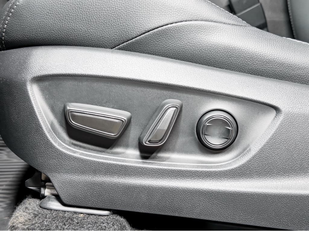 2023 Subaru Solterra view 7