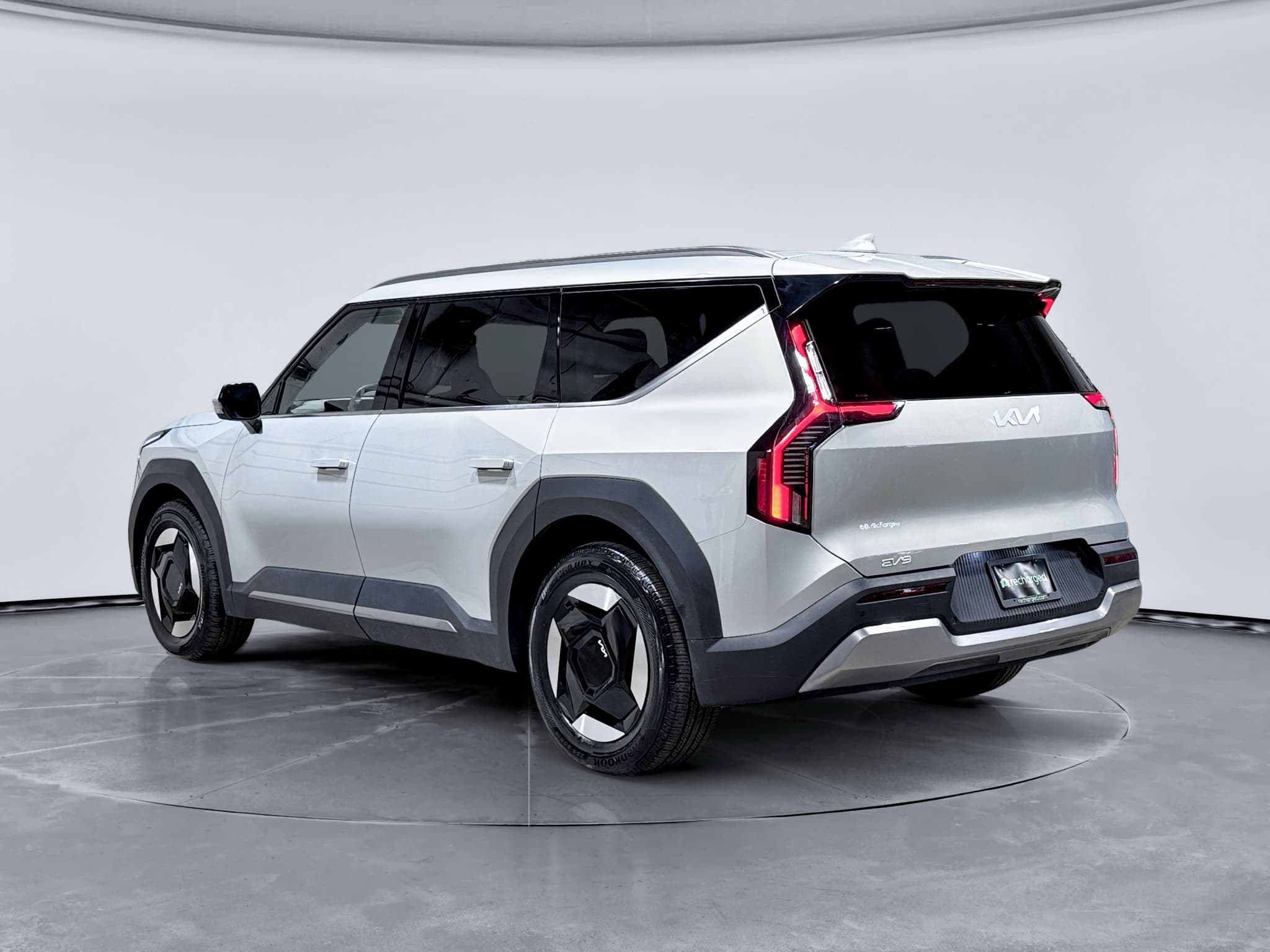 2024 Kia EV9 view 2