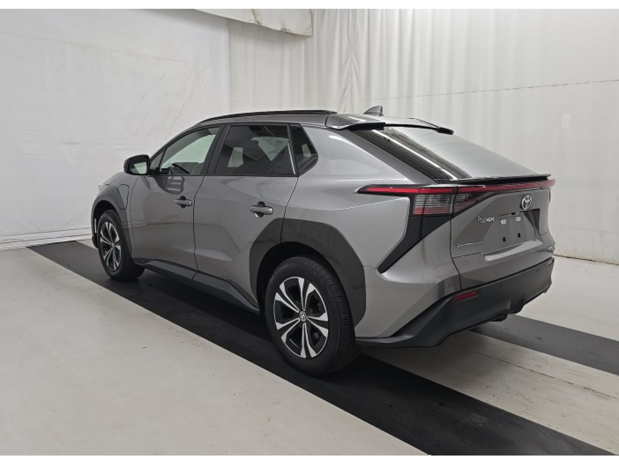 2023 Toyota bZ4X view 3