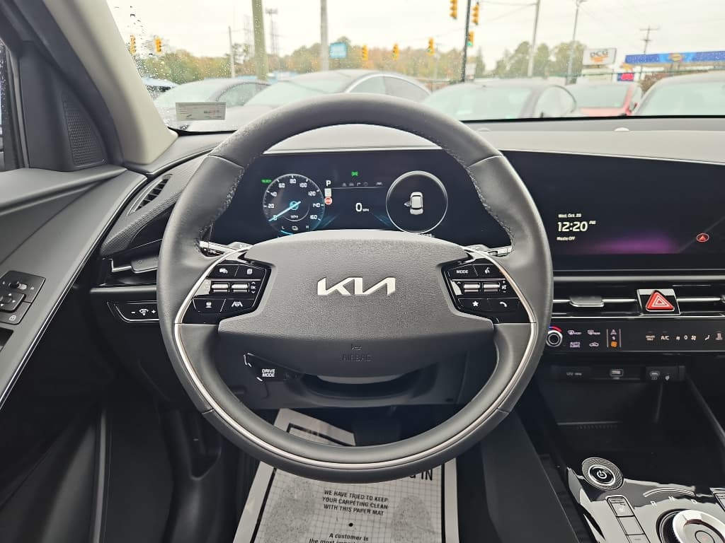 2023 Kia Niro EV view 8